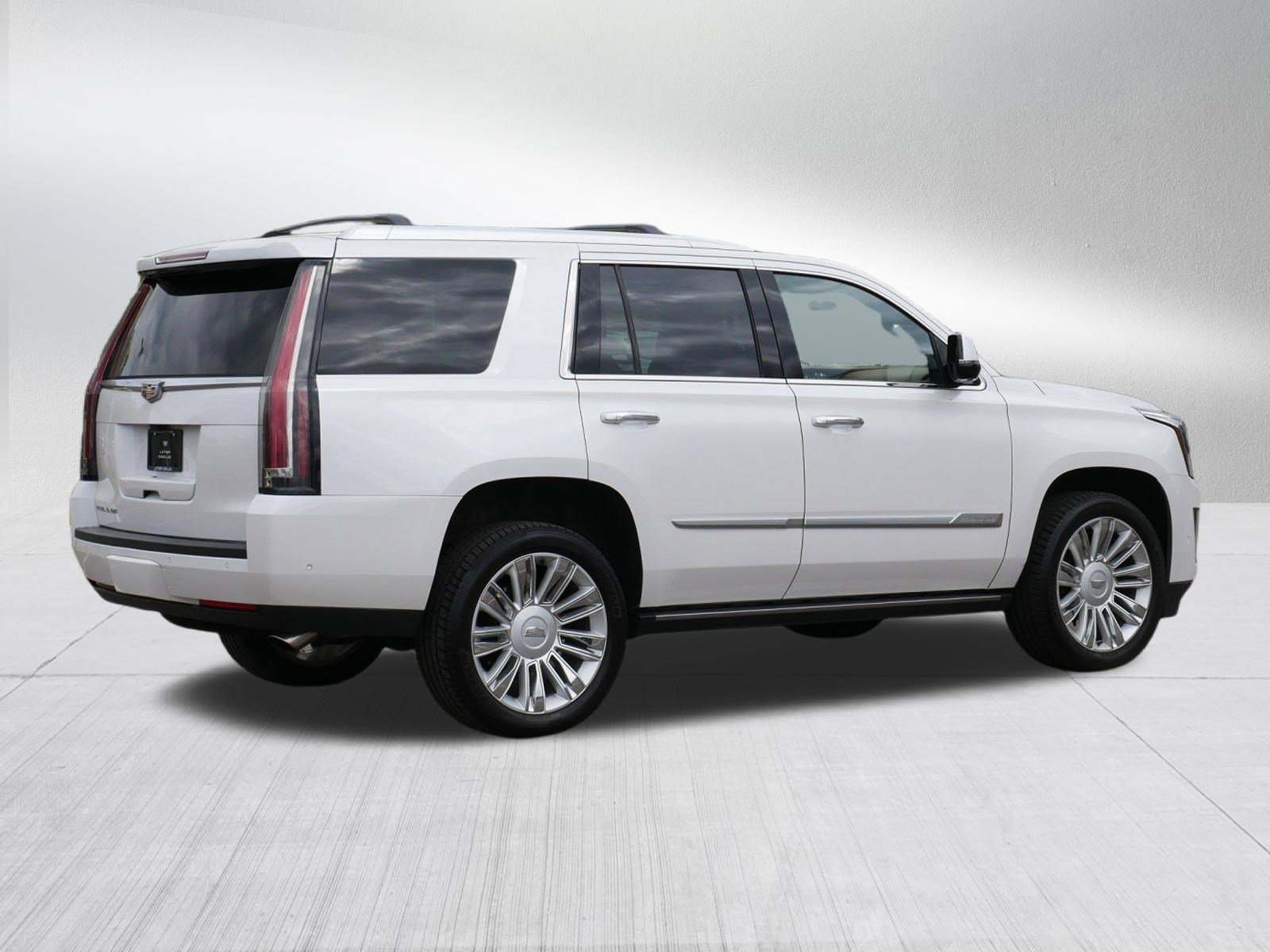 Used 2017 Cadillac Escalade Platinum AWD/4WD image 7