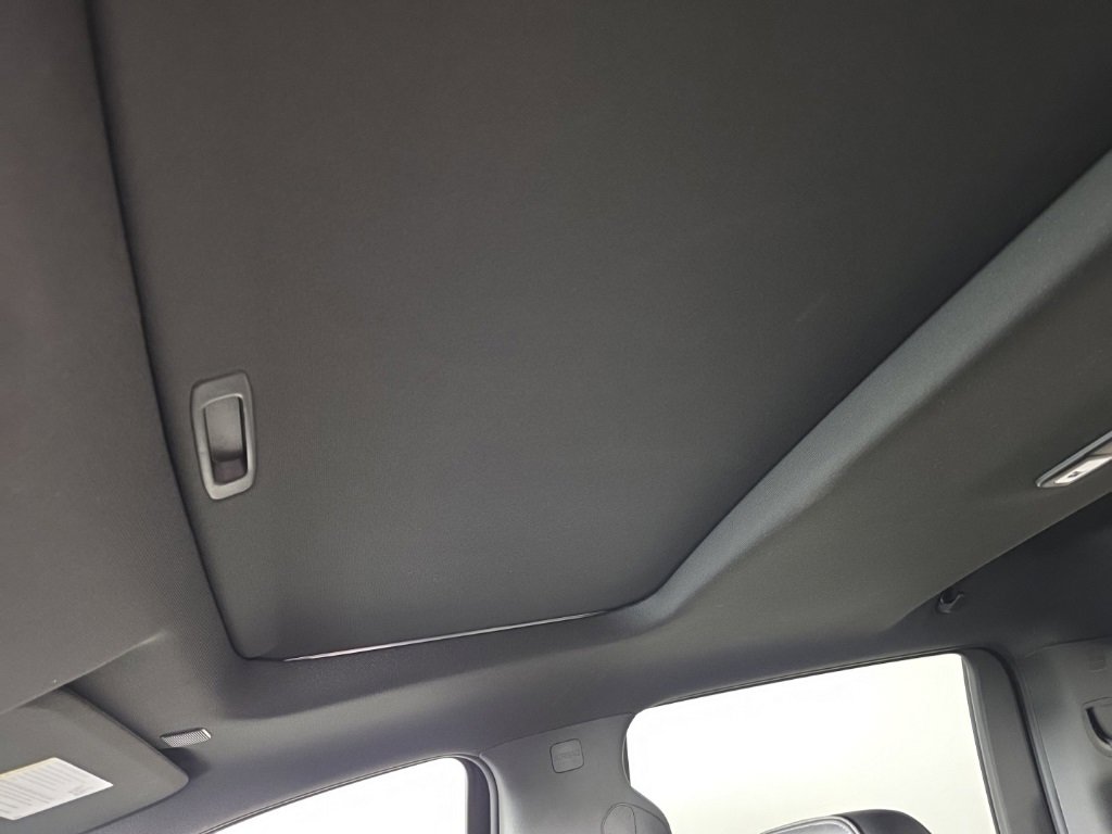 Used 2022 Chevrolet Silverado 1500 High Country w/ Technology Package image 29