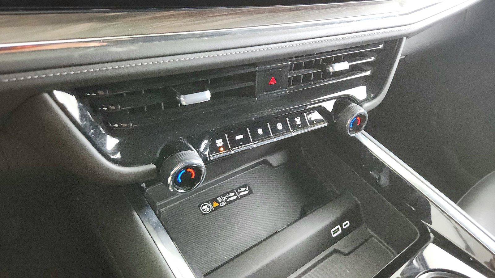 Used 2025 Chevrolet Tahoe LT AWD/4WD image 34