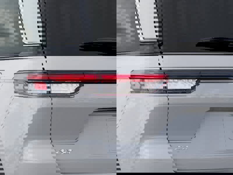 New 2025 Jeep Grand Cherokee Laredo X w/ Luxury Tech Group I image 9