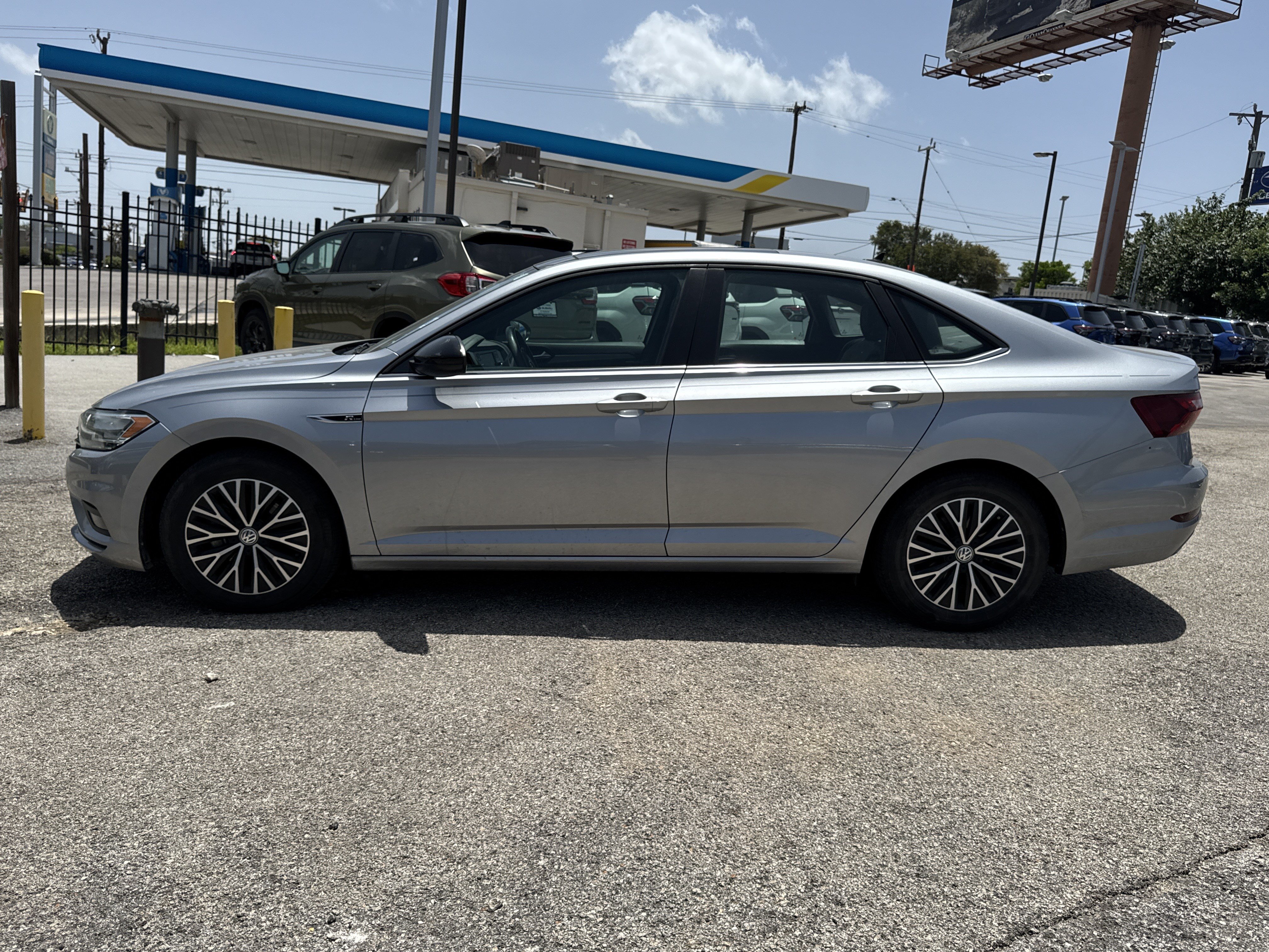 Used 2020 Volkswagen Jetta R-Line FWD image 6