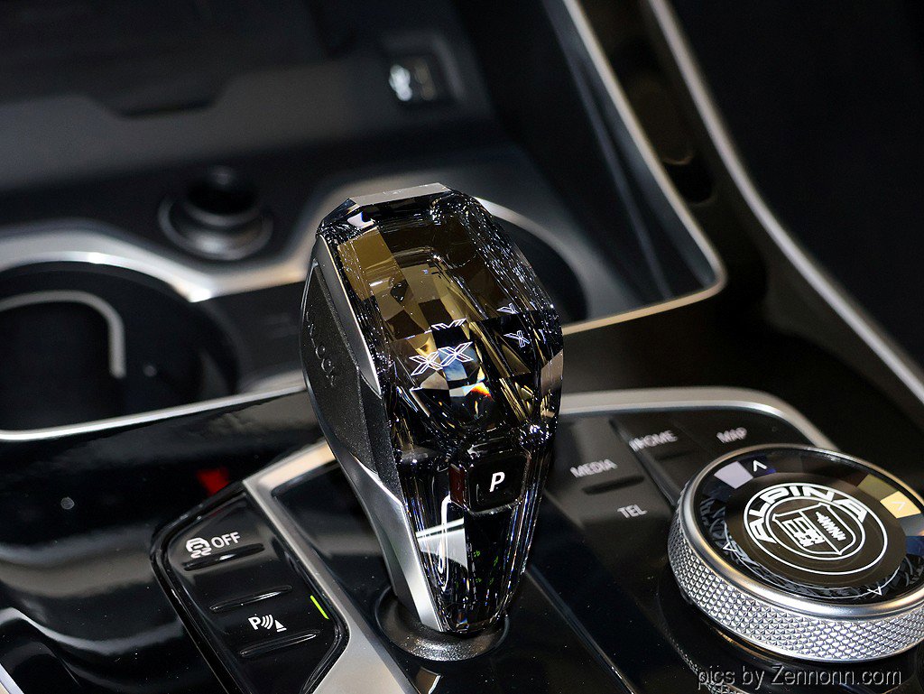 Certified 2024 BMW ALPINA XB7 image 28