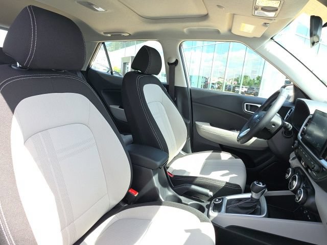 Certified 2024 Hyundai Venue SEL FWD image 9