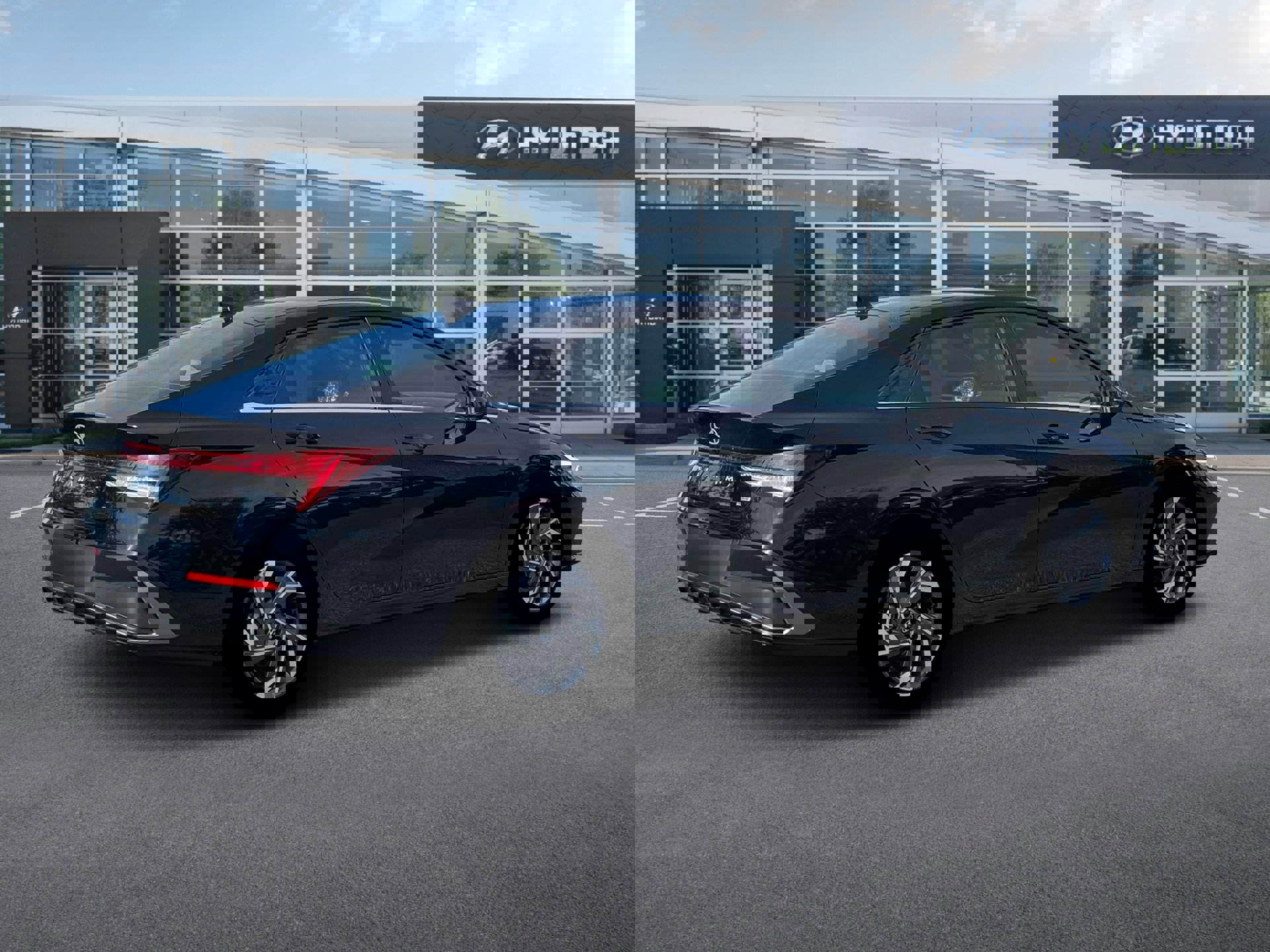 New 2026 Hyundai Elantra Limited FWD image 8