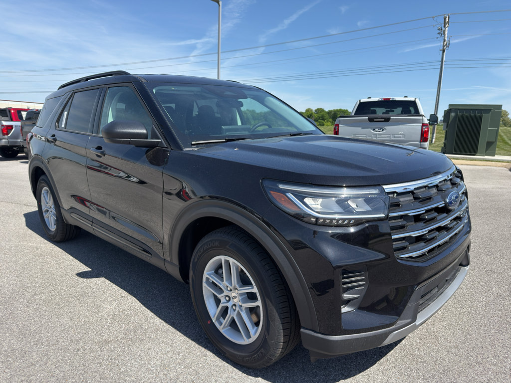 New 2026 Ford Explorer Active RWD image 3