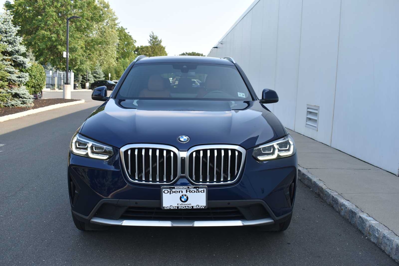Used 2023 BMW X3 xDrive30i w/ Premium Package AWD/4WD image 2