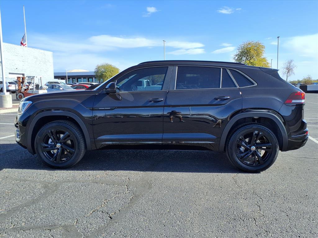 New 2026 Volkswagen Atlas Cross Sport SEL R-Line image 2