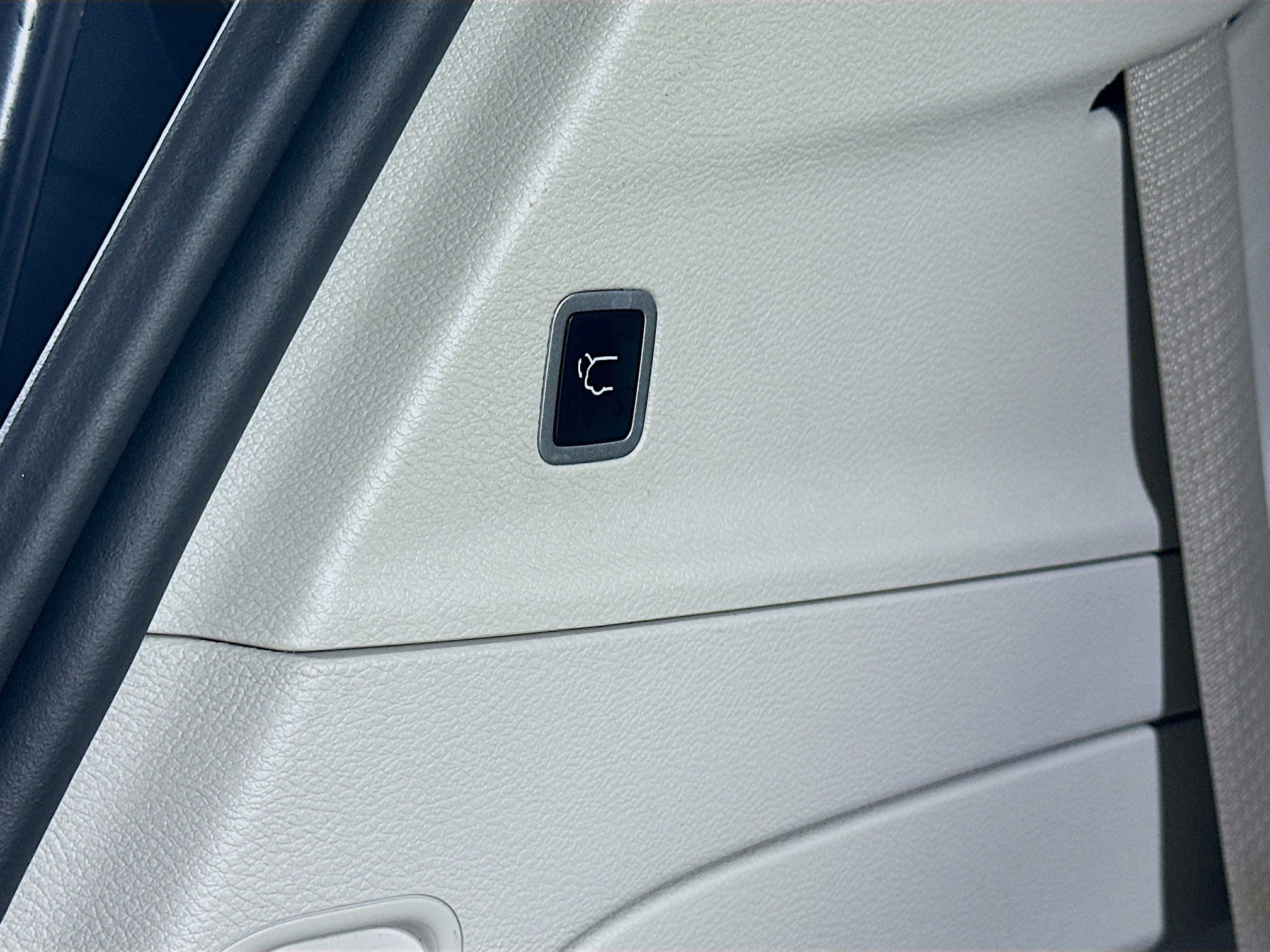 Used 2024 Chrysler Pacifica Touring-L FWD image 29