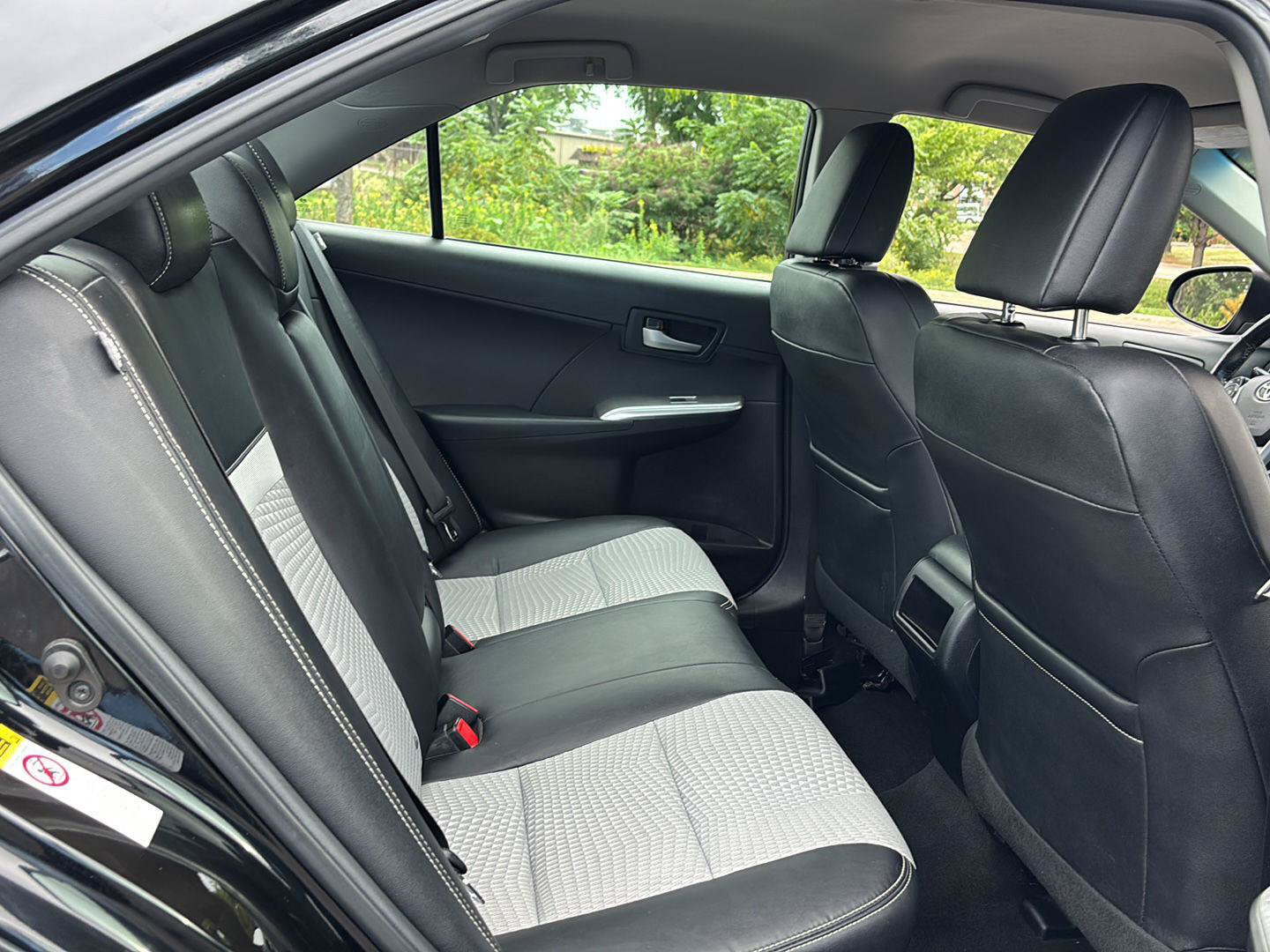 Used 2012 Toyota Camry SE FWD image 17
