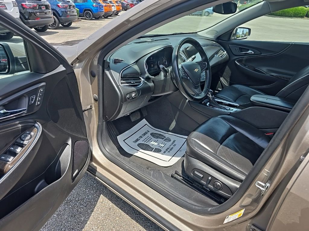 Used 2024 Chevrolet Malibu LT FWD image 12