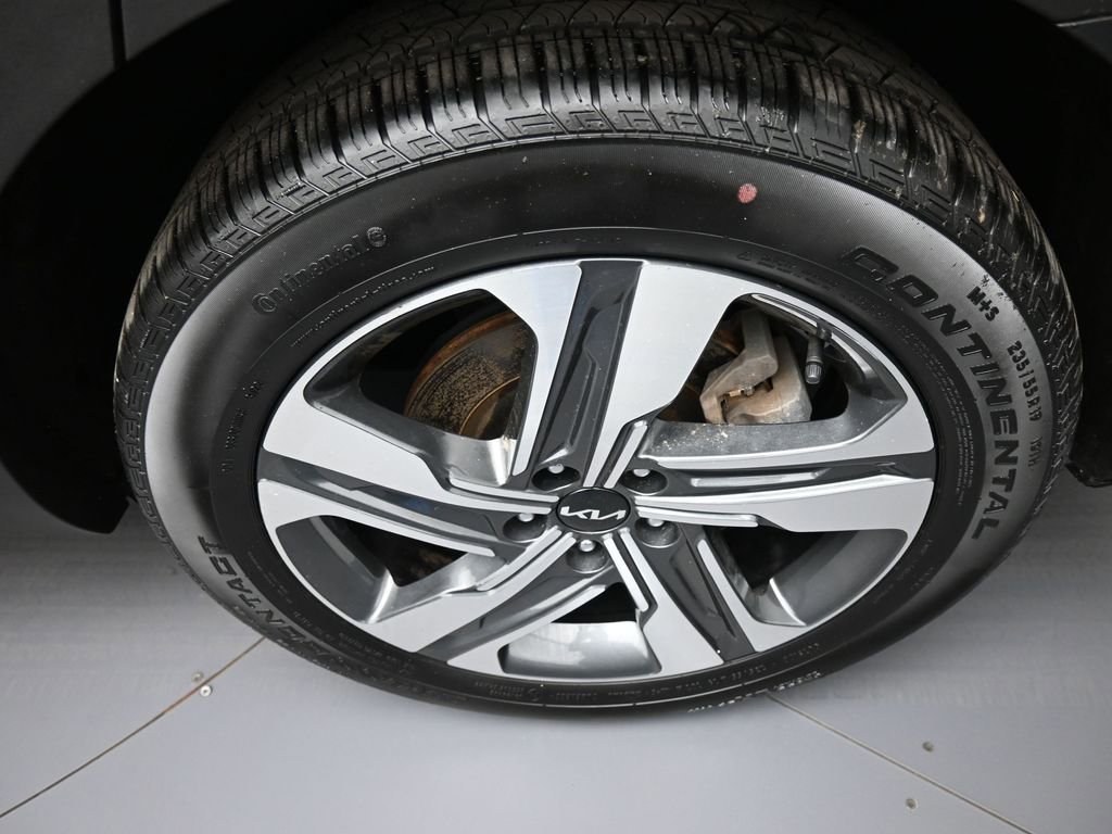 Certified 2023 Kia Sorento EX image 15