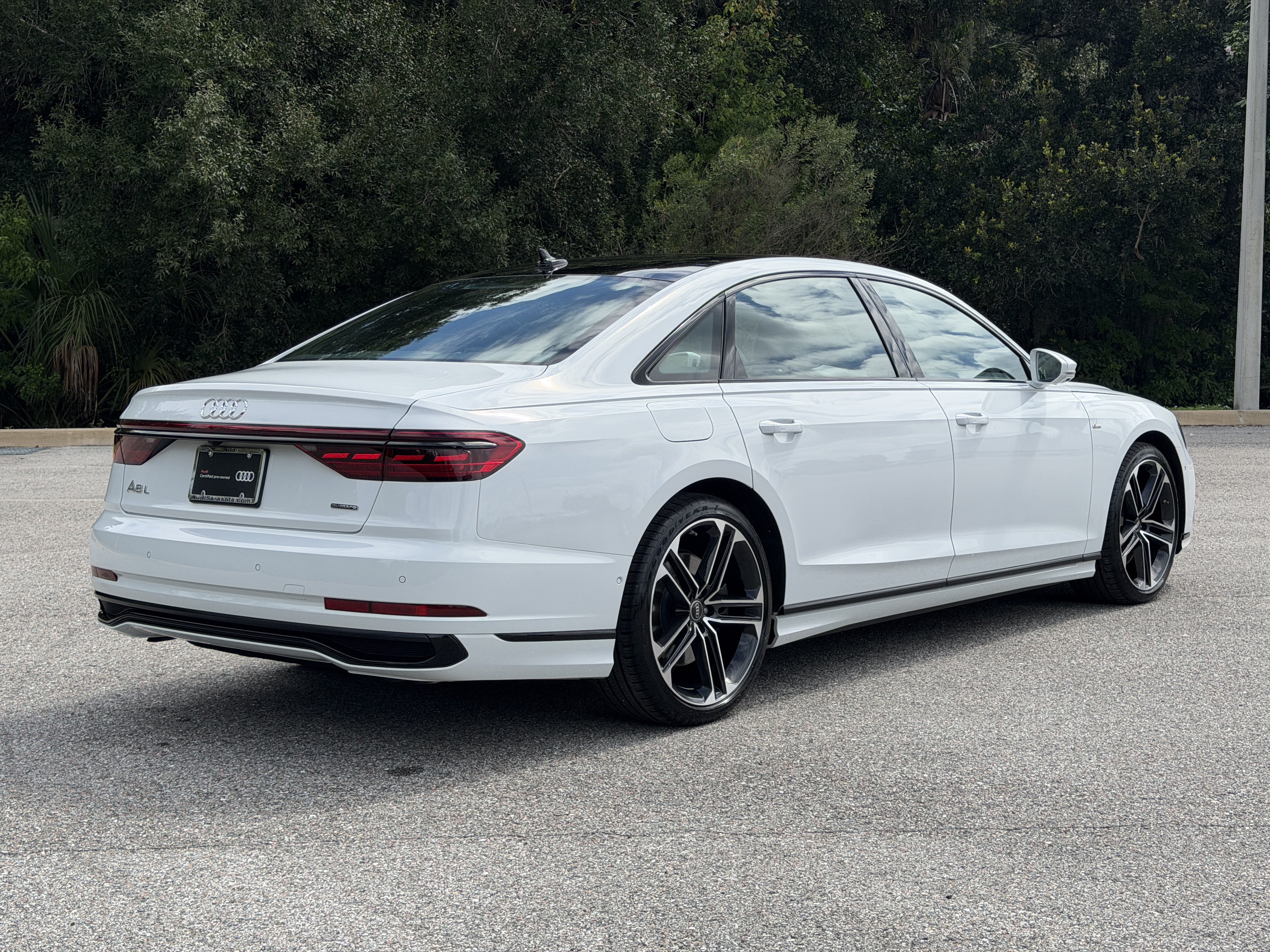 Used 2025 Audi A8 L 3.0T AWD/4WD image 7
