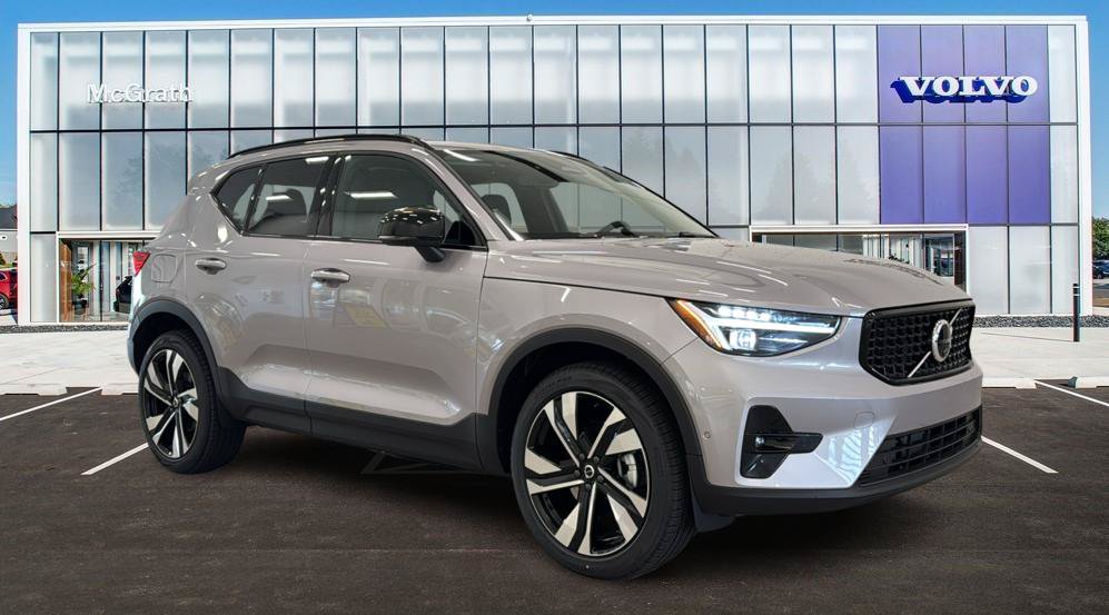 New 2026 Volvo XC40 B5 Plus w/ Climate Package AWD/4WD image 1