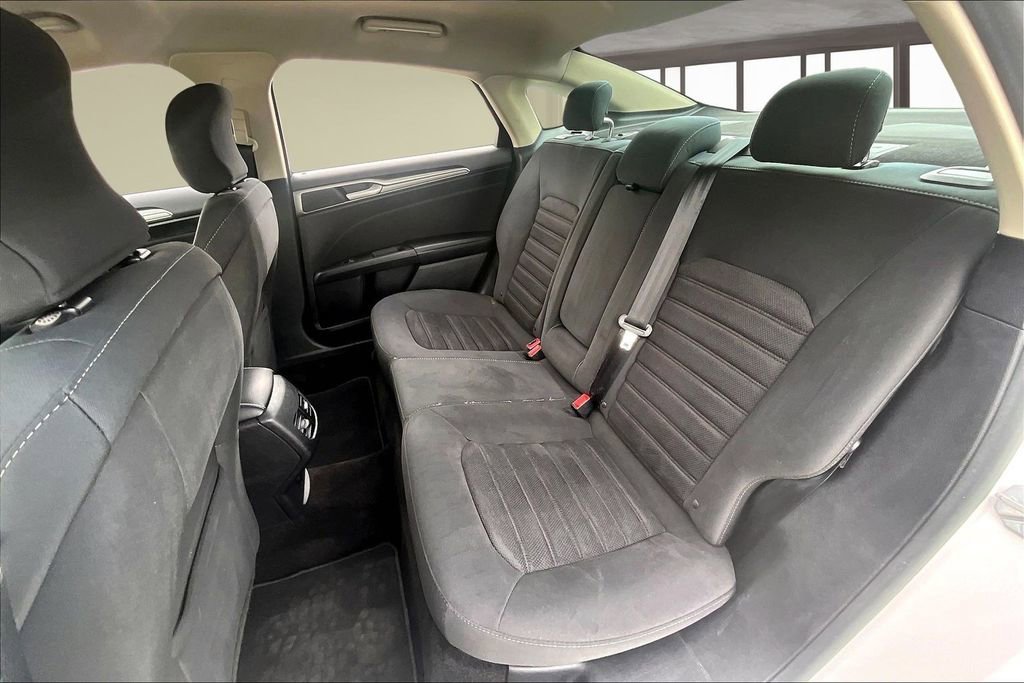 Used 2018 Ford Fusion SE w/ Fusion SE Technology Package image 21