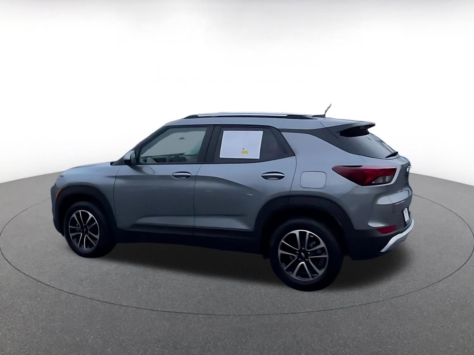 Used 2025 Chevrolet TrailBlazer LT image 4