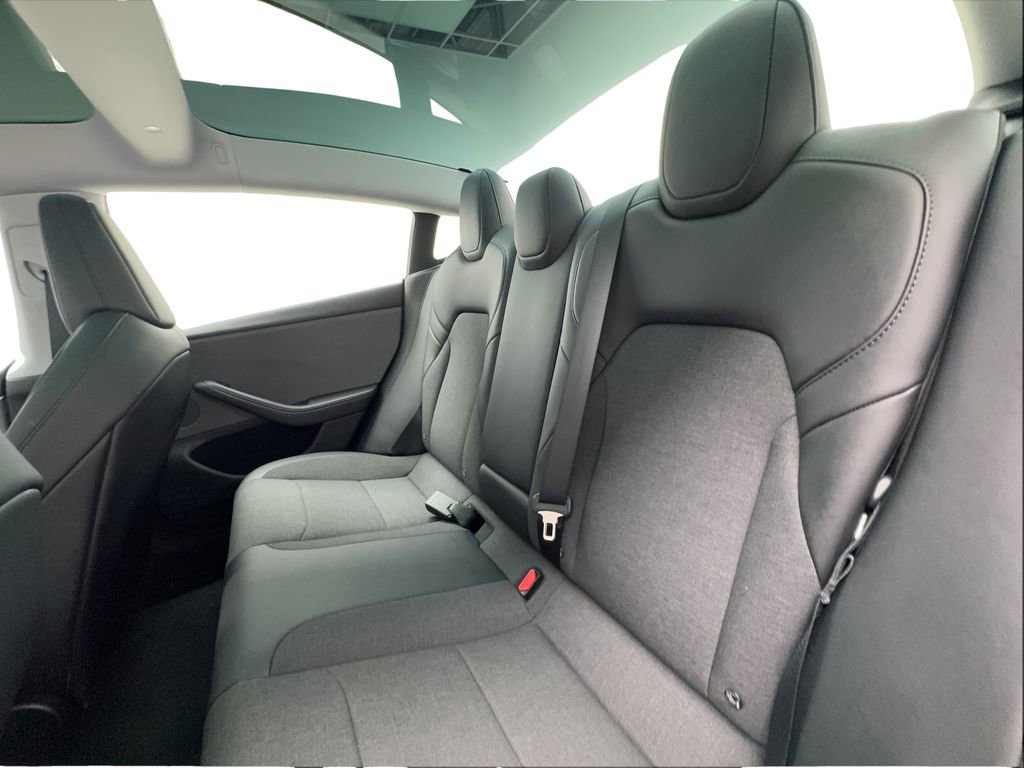 Used 2025 Tesla Model 3 image 24