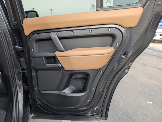 Used 2025 Land Rover Defender 110 S AWD/4WD image 18