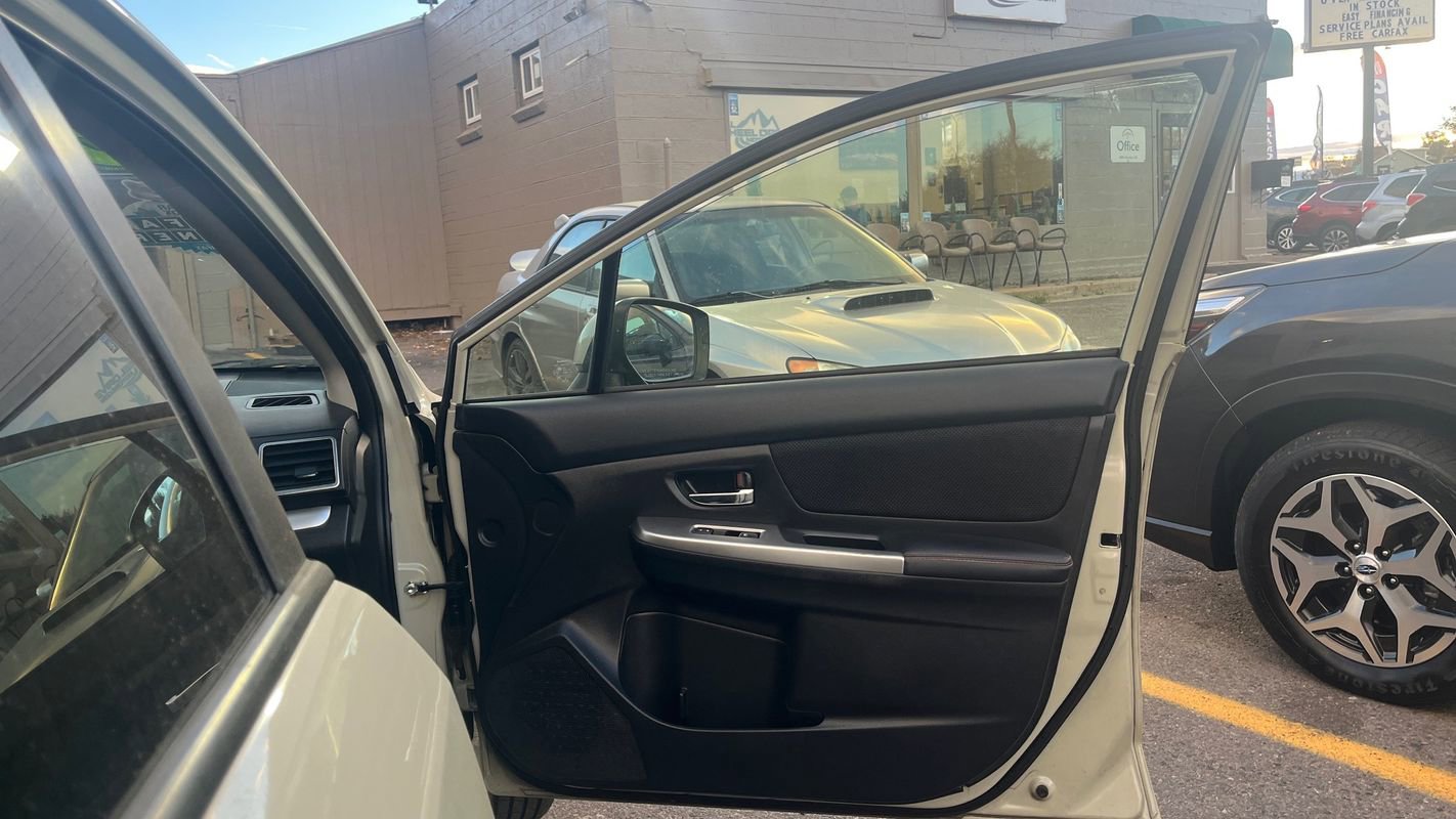 Used 2016 Subaru Crosstrek 2.0i Premium w/ Moonroof Package image 11