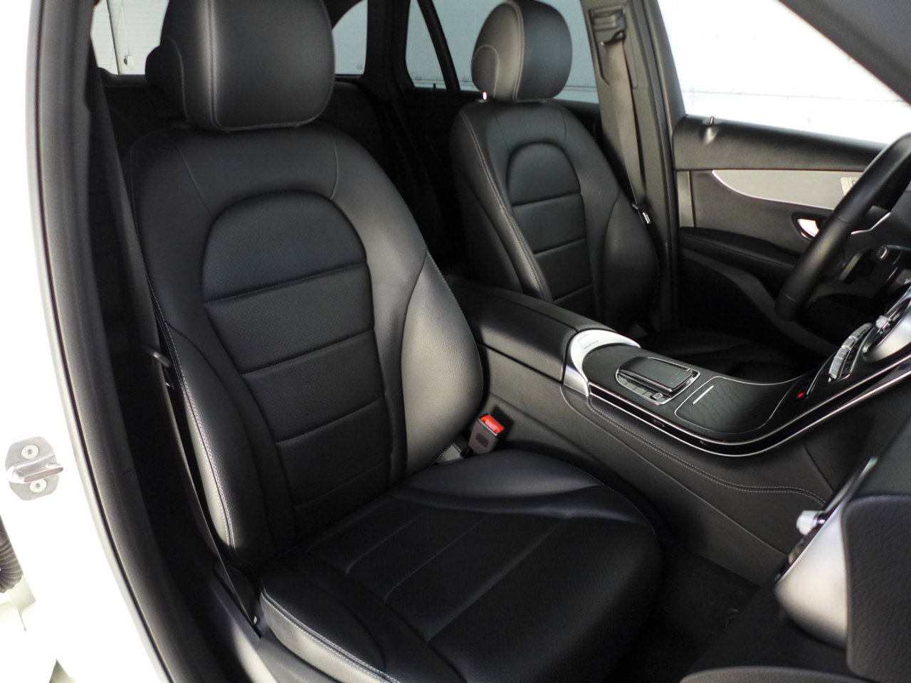 Used 2020 Mercedes-Benz GLC 300 image 50