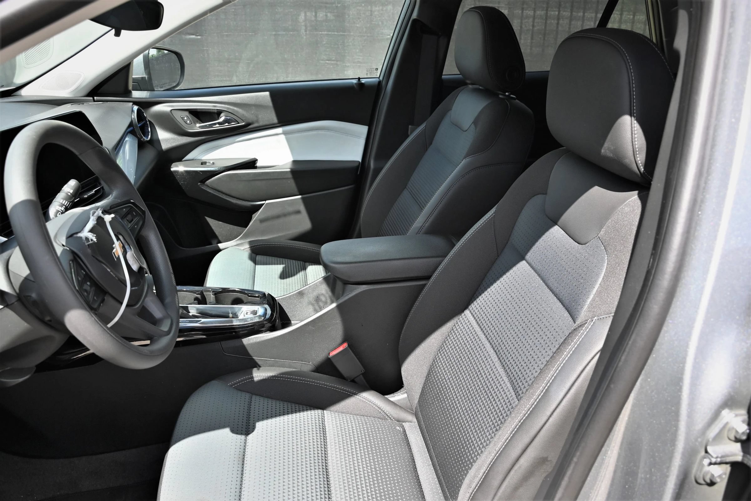 Used 2026 Chevrolet Trax LT FWD image 9
