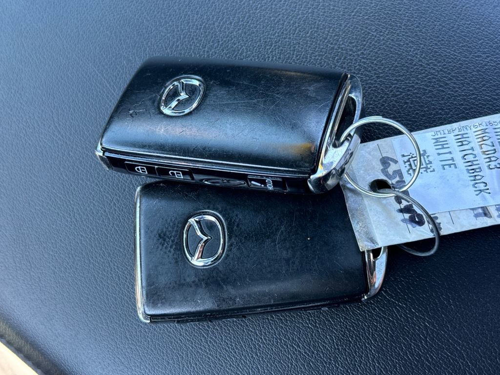 Used 2024 MAZDA MAZDA3 Hatchback w/Premium Plus Pkg image 29