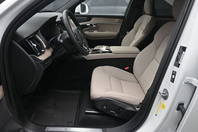 New 2026 Volvo XC90 T8 Plus w/ Protection Package Premier AWD/4WD image 18