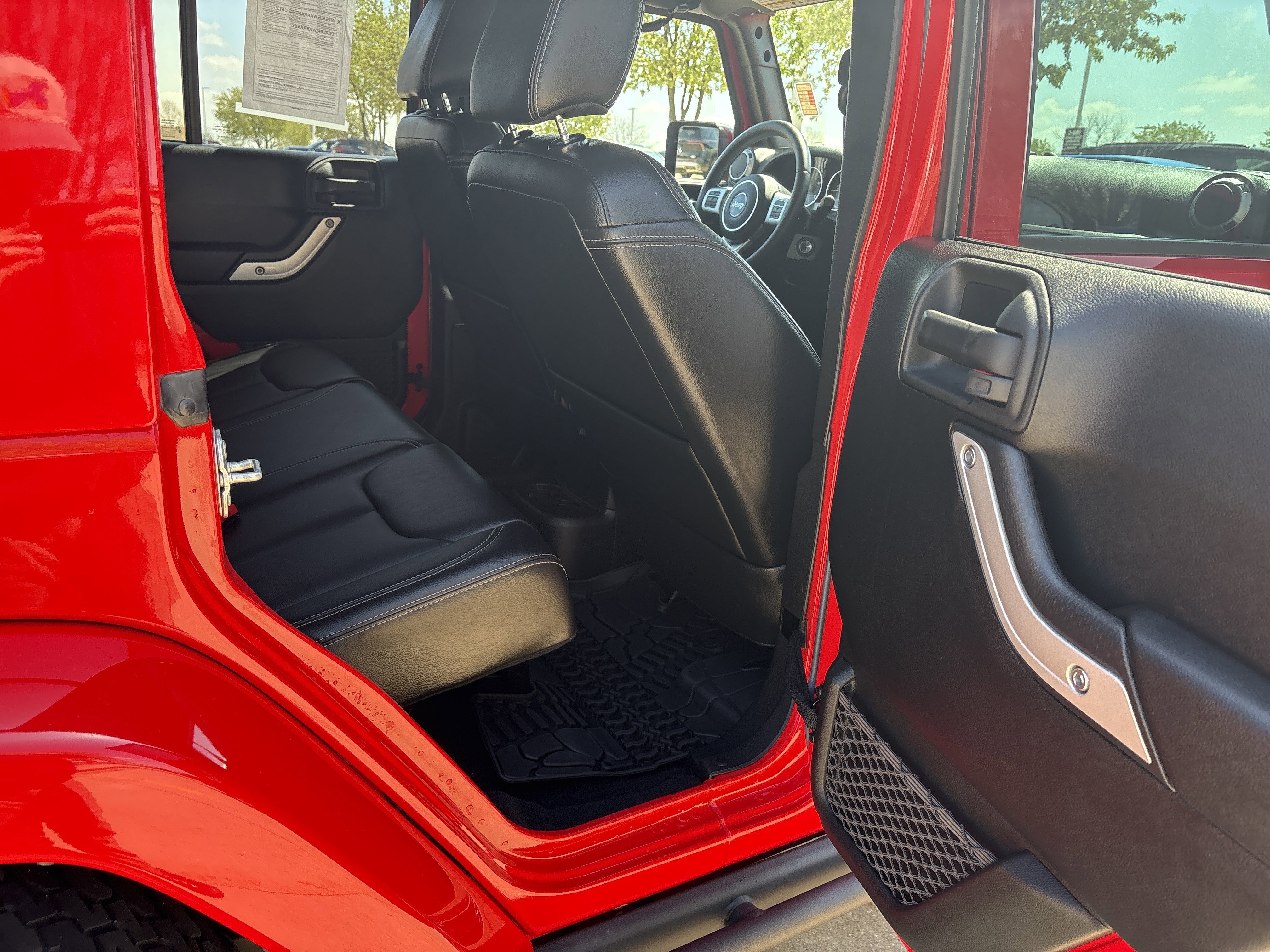 Used 2017 Jeep Wrangler Unlimited Rubicon image 16