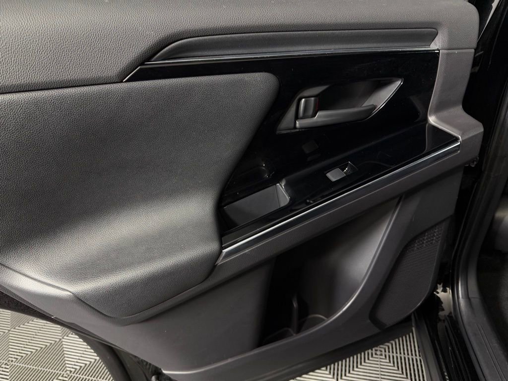 Used 2023 Subaru Solterra AWD image 28