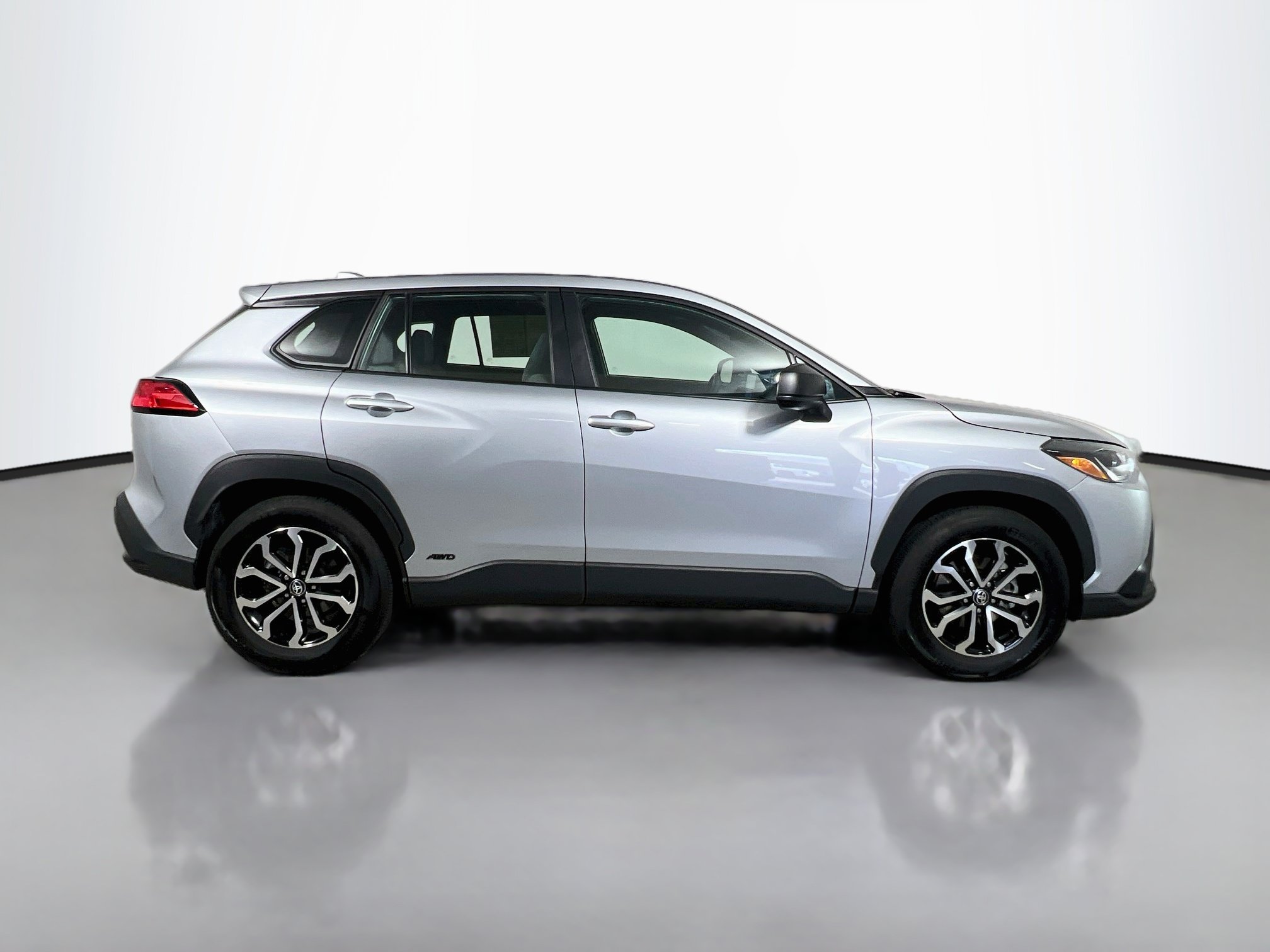 Used 2024 Toyota Corolla Cross AWD Hybrid image 3