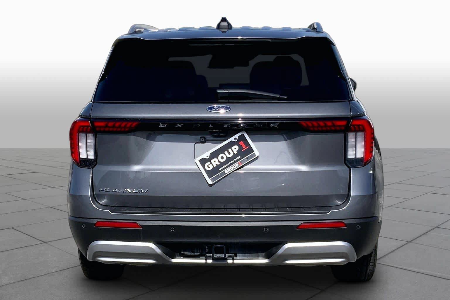 Certified 2025 Ford Explorer Platinum RWD image 5