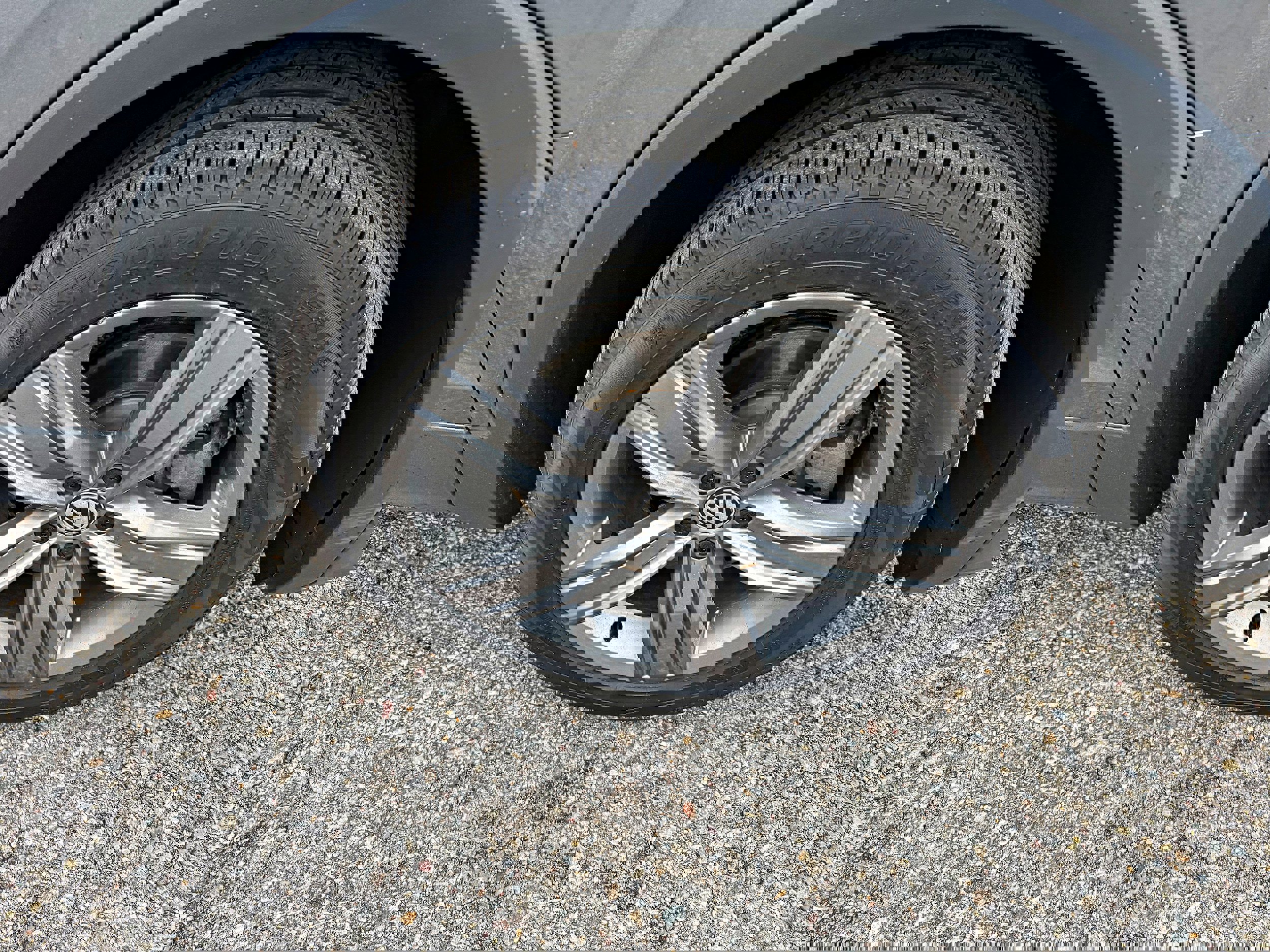 Used 2021 Volkswagen Tiguan SEL w/ 2-Row Tiguan MDO Package image 11