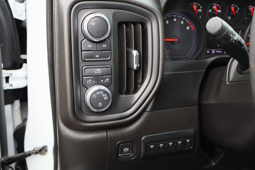 Used 2021 GMC Sierra 3500 4x4 Crew Cab w/ Convenience Package image 12