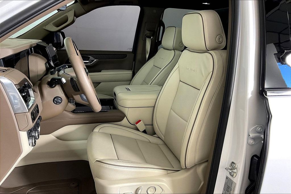 Used 2025 GMC Yukon Denali w/ Denali Reserve Package image 37