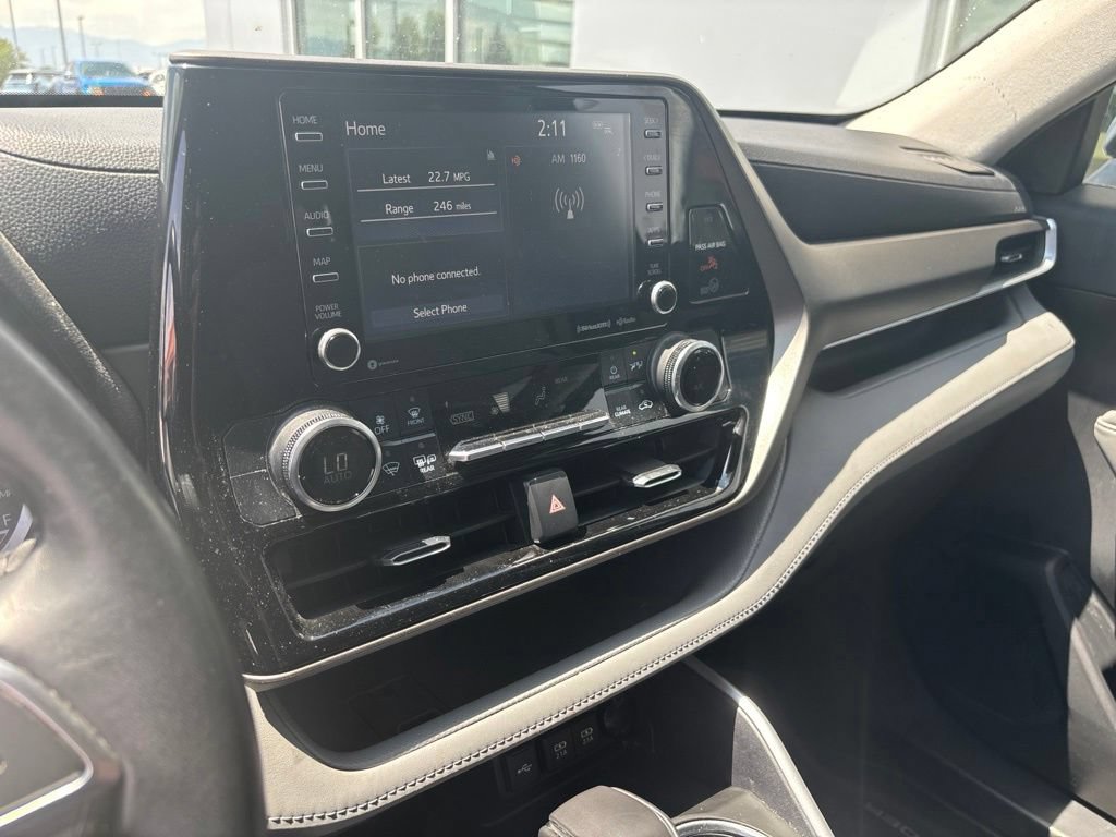 Used 2020 Toyota Highlander LE AWD/4WD image 9