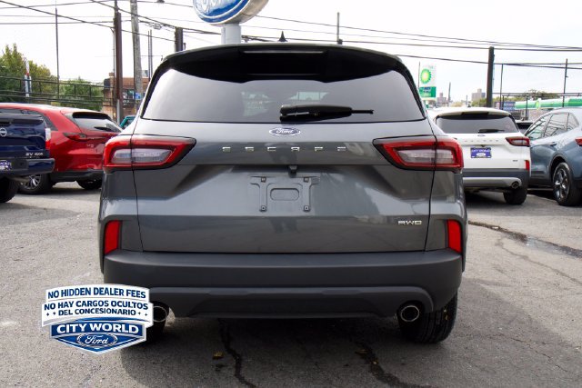 Certified 2025 Ford Escape ST-Line Select AWD/4WD image 5