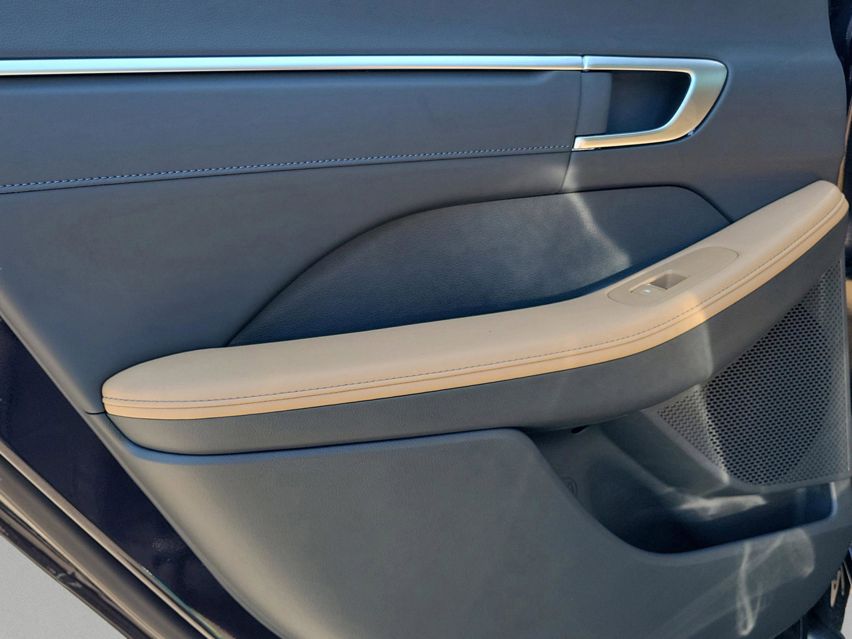 New 2025 Hyundai Sonata Limited image 11