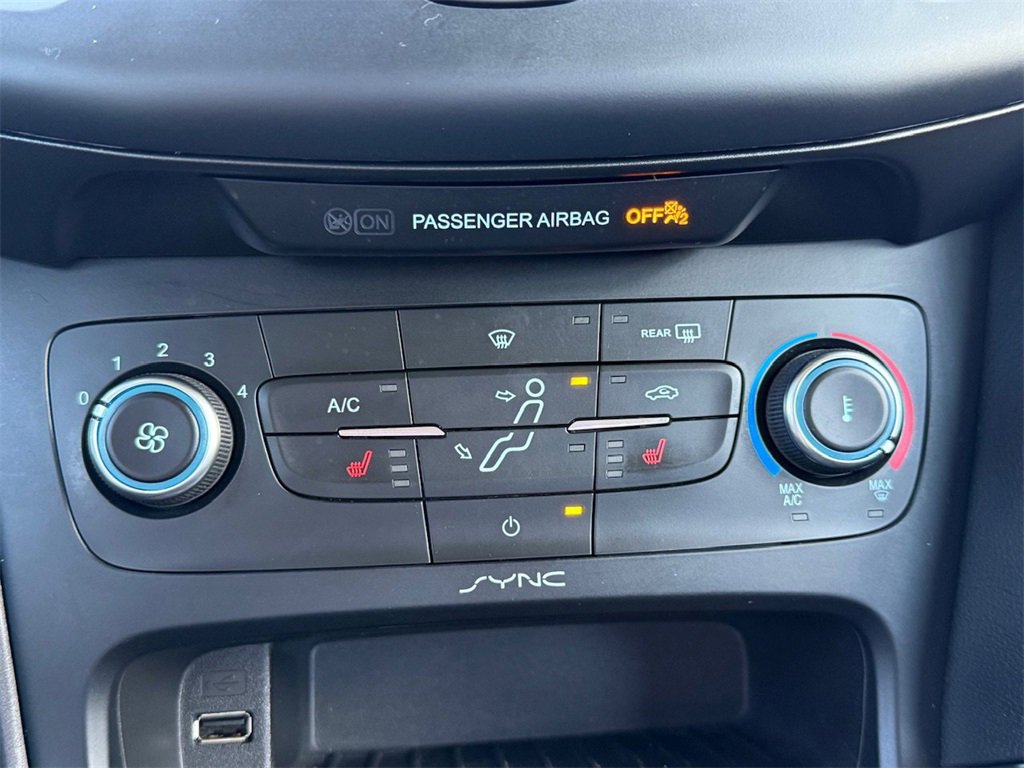 Used 2015 Ford Focus SE w/ Equipment Group 201A image 24