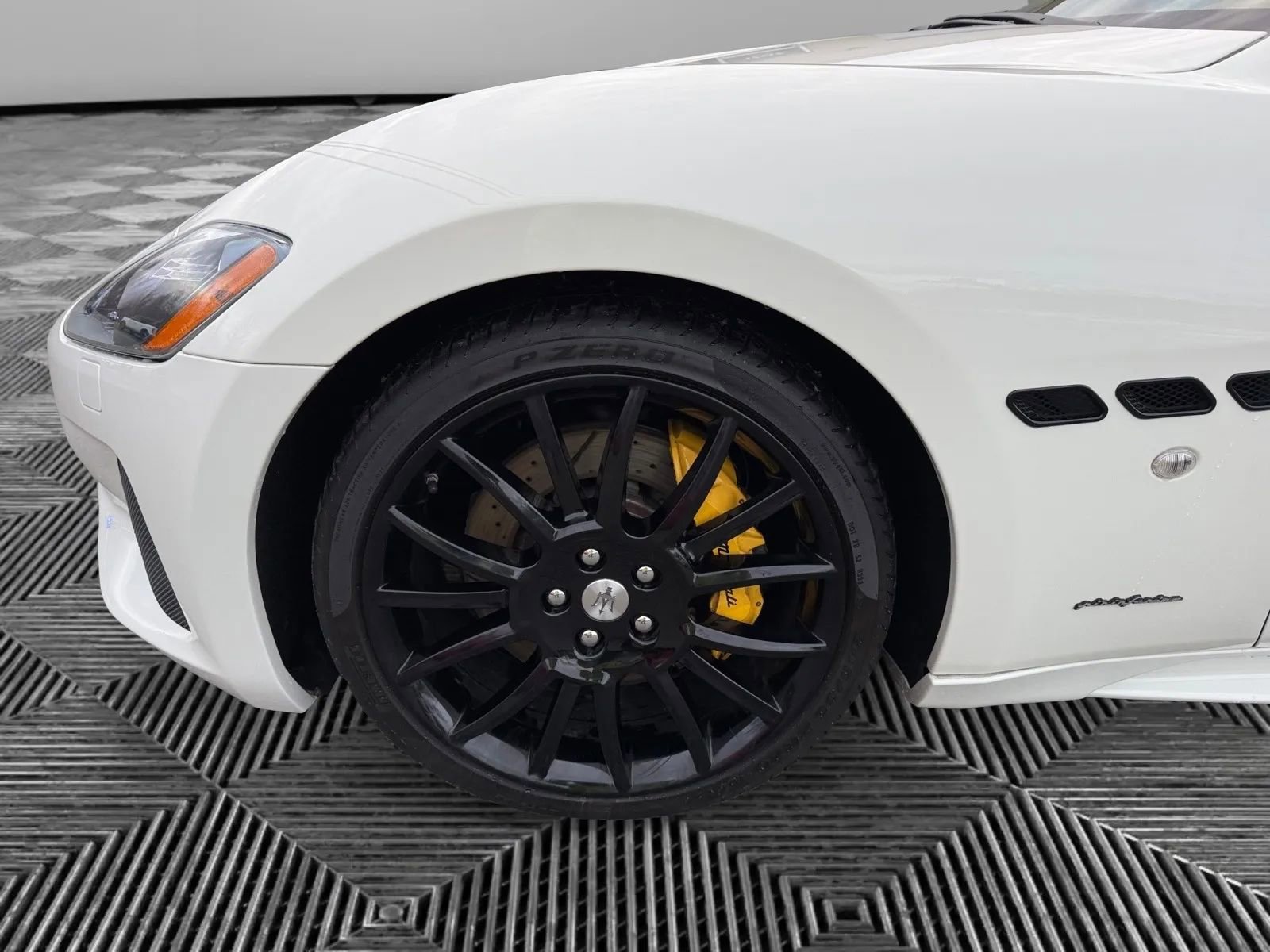 Used 2018 Maserati GranTurismo Sport image 18