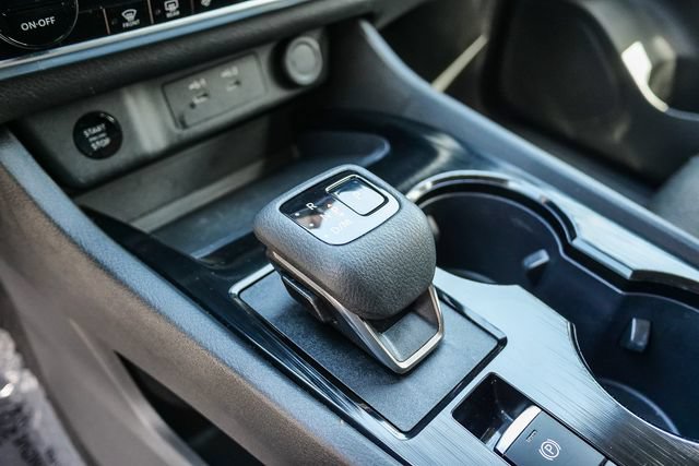 Used 2025 Nissan Rogue SV FWD image 20