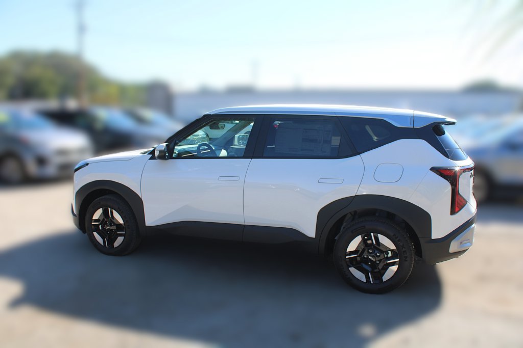 New 2027 Kia Seltos LX FWD image 12