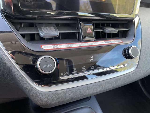 Used 2025 Toyota Corolla LE FWD image 28