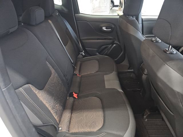 Used 2023 Jeep Renegade Latitude AWD/4WD image 32