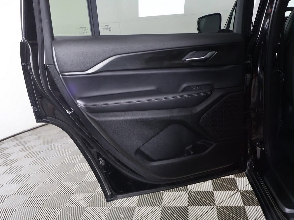 Used 2023 Jeep Grand Cherokee L Laredo AWD/4WD image 24