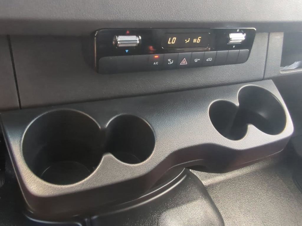 Used 2024 Mercedes-Benz Sprinter 2500 image 16