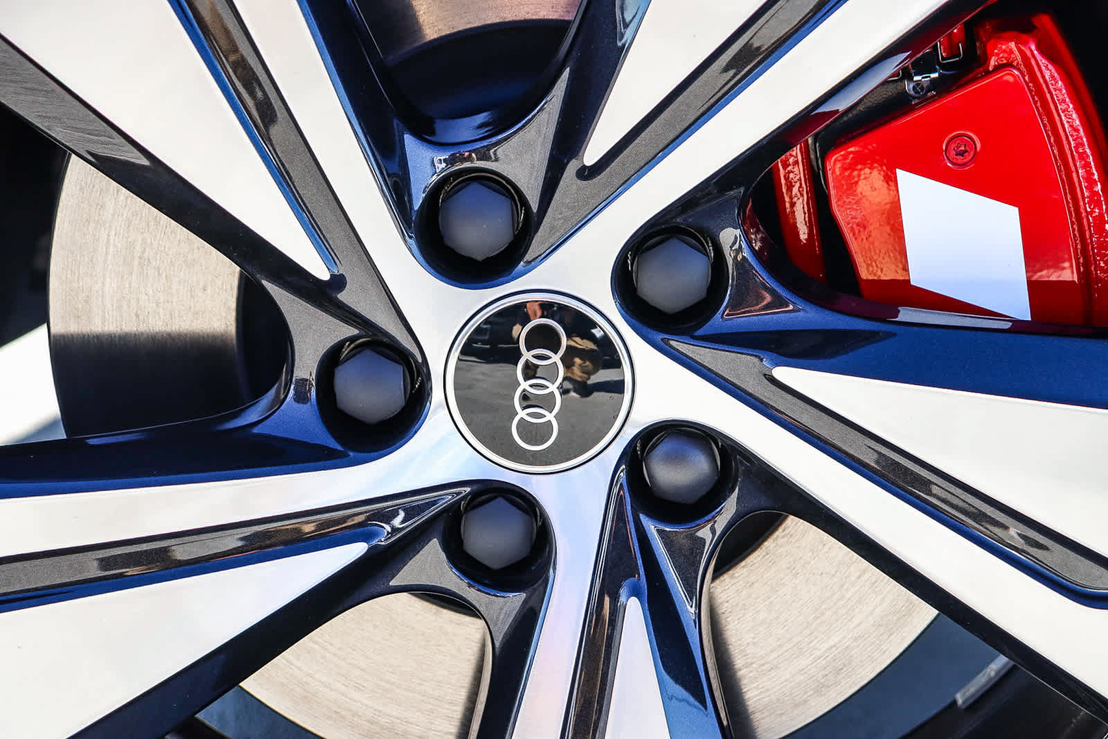 New 2025 Audi SQ5 Premium Plus AWD/4WD image 15