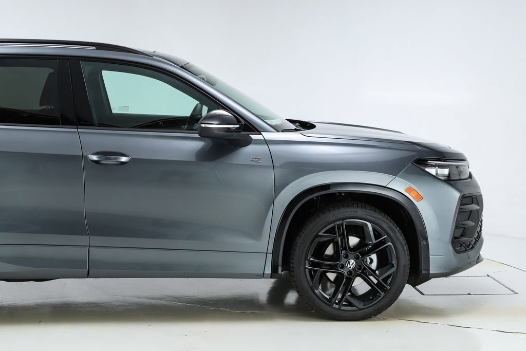 New 2026 Volkswagen Tiguan SE R-Line image 12