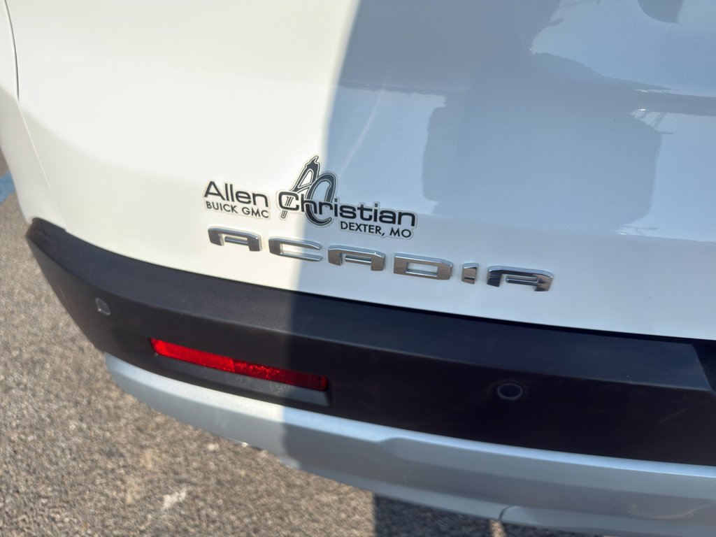 Used 2021 GMC Acadia SLT w/ Technology Package image 7