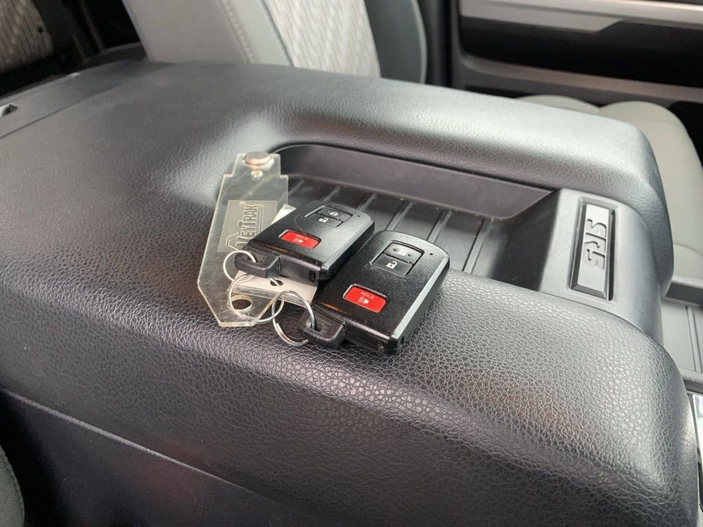 Used 2020 Toyota Tundra SR5 image 33
