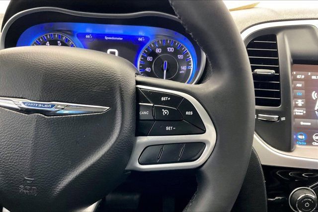 Used 2023 Chrysler 300 Touring w/ Sport Appearance Package RWD image 21