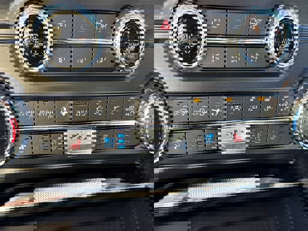 New 2025 Ford F150 Lariat w/ Equipment Group 501A Mid image 25